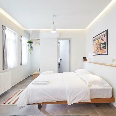 Stay In A Hip Decorated Studio Near Acropolis! Athens Luaran gambar