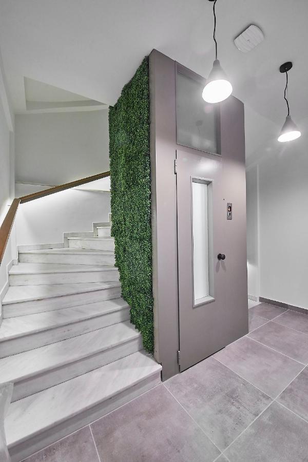 Stay In A Hip Decorated Studio Near Acropolis! Athens Luaran gambar