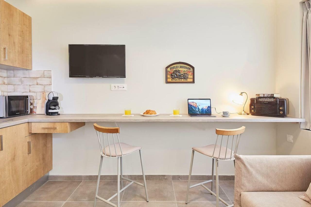 Stay In A Hip Decorated Studio Near Acropolis! Athens Luaran gambar