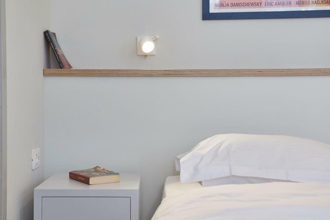 Stay In A Hip Decorated Studio Near Acropolis! Athens Luaran gambar